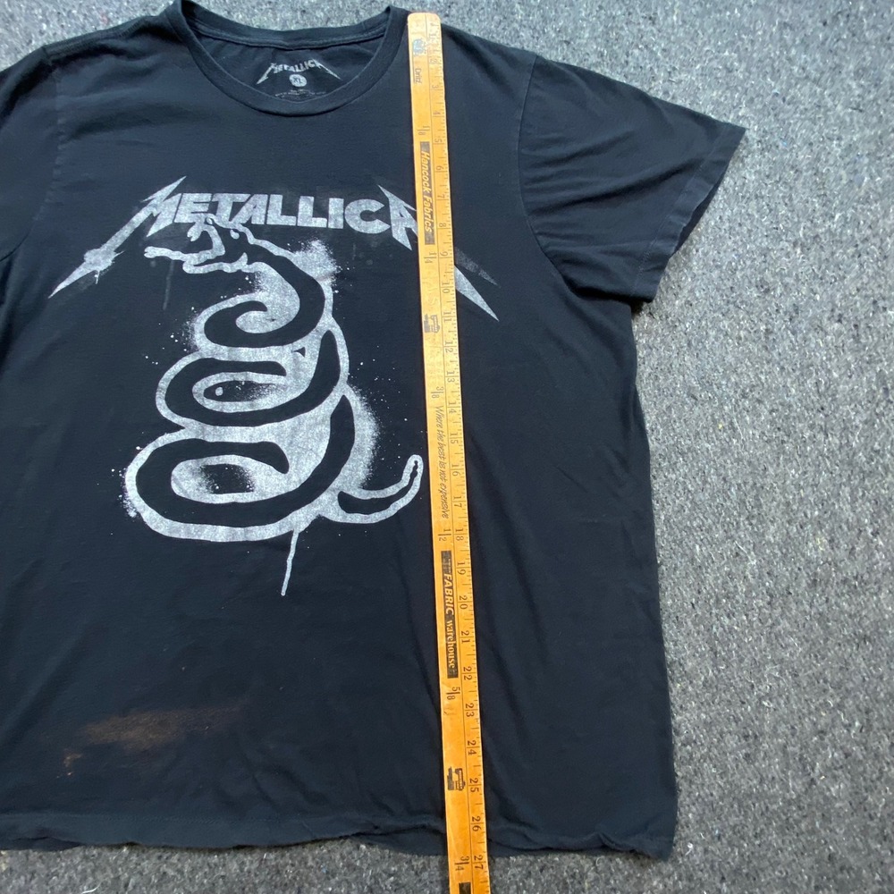 Metallica Rock Mens XL Black Album Coiled Snake Graphic T-Shirt Distressed Black - Picture 5 of 7